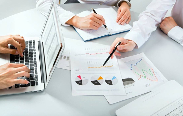 在品牌策劃中，如何選擇目標市場？